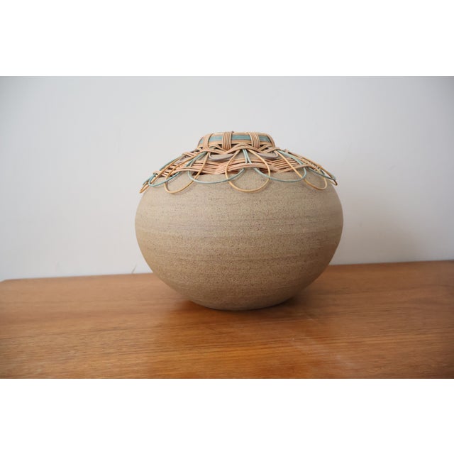 American Signed Studio Pottery Basket Vase, Hilda Kidd Wiesenmeyer 2007 — Stoneware Vessel, Hand-Woven Dyed Reed Collar, American Fiber Art Ceramic For Sale - Image 3 of 10