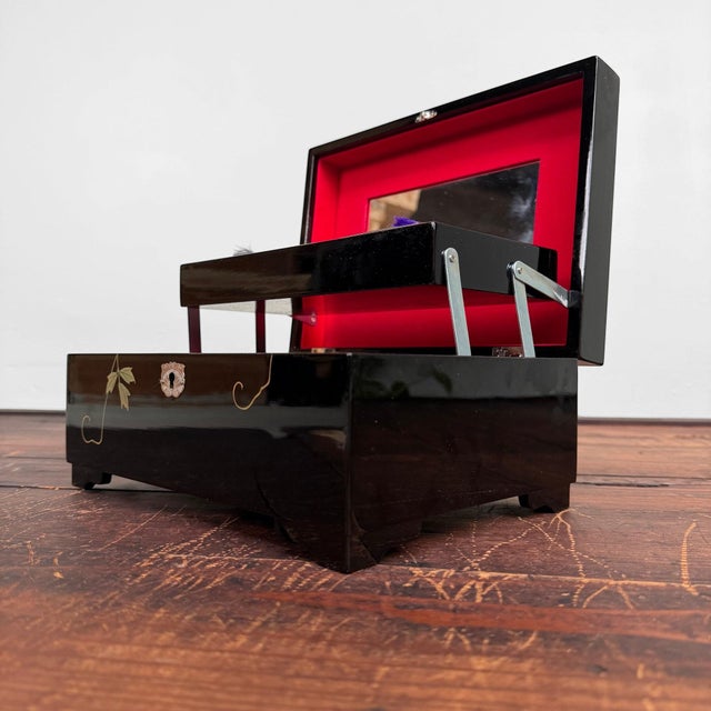 Japanese Aizu Lacquer Musical Jewellery Box, 1980s For Sale - Image 6 of 18