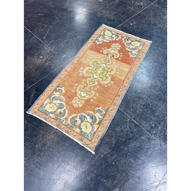 Early 21st Century Turkish Mini Rug Oriental Hand Knotted Vintage Rug 1'7" x 3'2" #17492 For Sale - Image 5 of 8