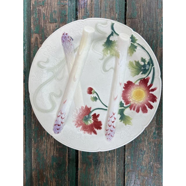 Art Nouveau Barbotine Plates with Asparagus Dish from Saint Clément, Set of 7 For Sale - Image 10 of 17