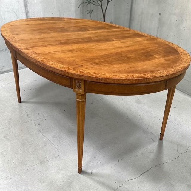 Vintage American Furniture Burl Walnut Oval Expandable Dining Table With 3 Leaves & Original Table Pad For Sale In Buffalo - Image 6 of 13