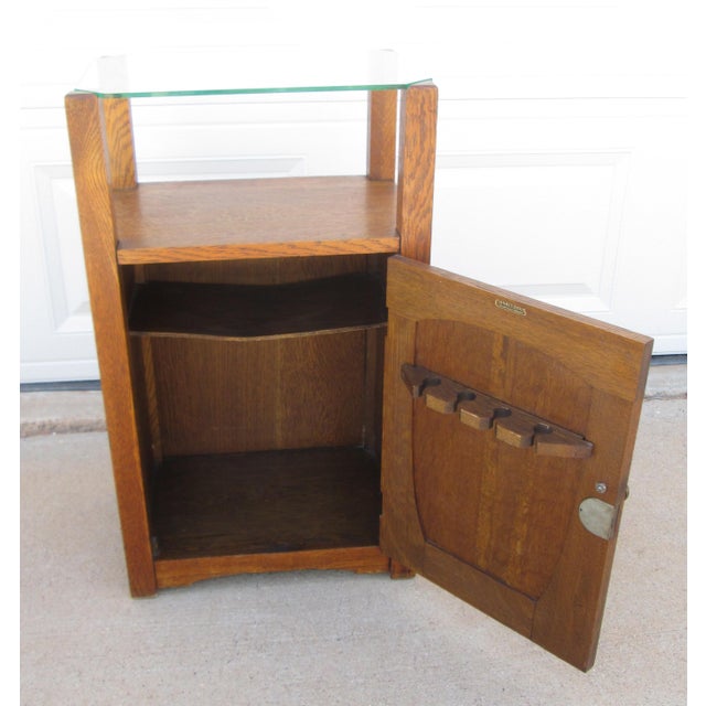 Early 20th Century Arts and Crafts Mission Oak Smoker's Table Vice Cabinet by Conrey Davis For Sale - Image 5 of 12