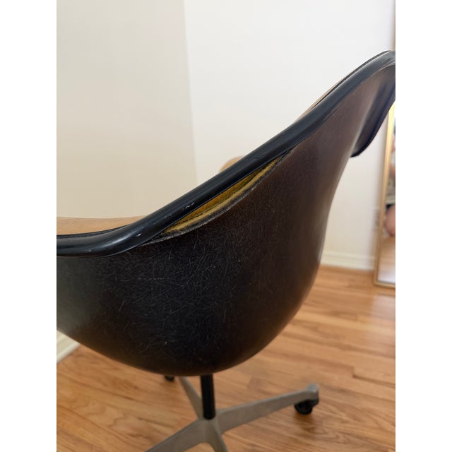 Eames for Herman Miller Mid-Century Mustard Padded Fiberglass Swivel Office Chair For Sale - Image 9 of 12