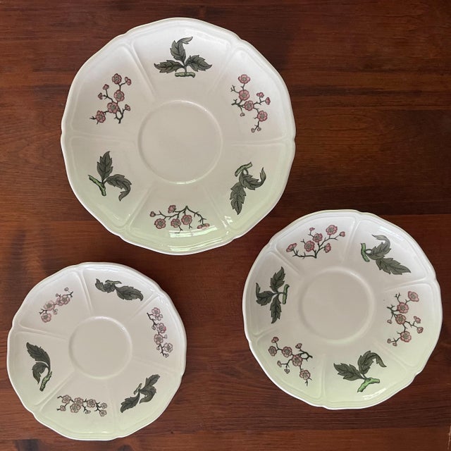 Early 20th Century Floral Curated Decorative Plates- Set of 10 For Sale - Image 4 of 12