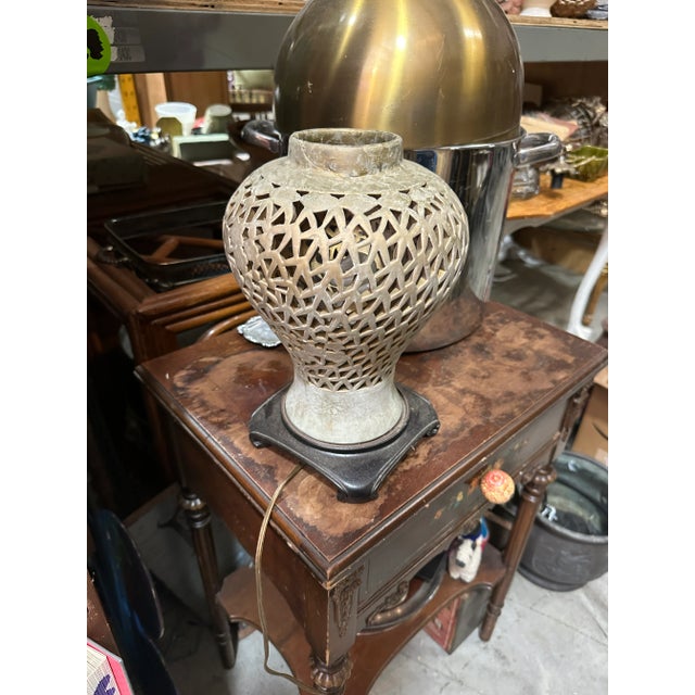 Vintage Cream Colored Ceramic Abstract Lamp For Sale In Atlanta - Image 6 of 8