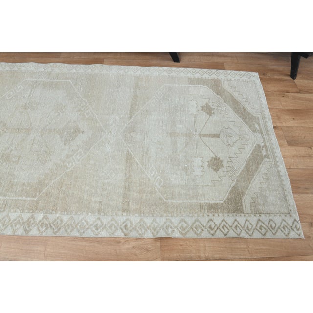 Turkish 1970s Vintage Handmade Wool Cotton Turkish Beige Runner Rug For Sale - Image 3 of 11
