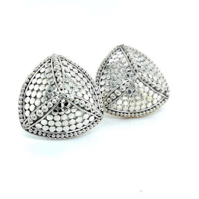1990s 1990s Pair of John Hardy Estate Clip on Triangle Dot Earrings Silver For Sale - Image 5 of 6