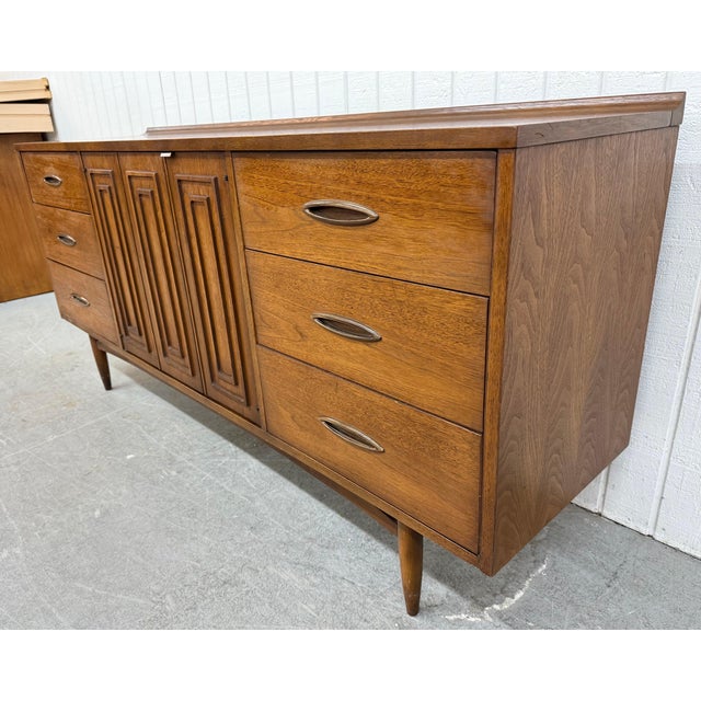 Mid-Century Modern Mid-Century Modern Broyhill Sculptra Walnut 9-Drawer Dresser For Sale - Image 3 of 10