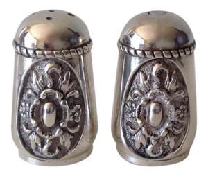 Vinatge Georgian-Style Silver Plate Salt & Pepper Shakers - a Pair