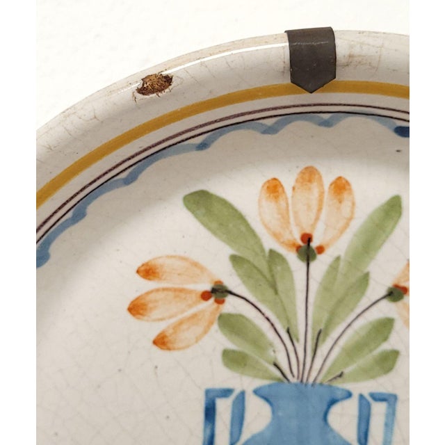 Late 18th Century French Faïence Plate With Vase and Flowers, 18th/19th Century For Sale - Image 5 of 6