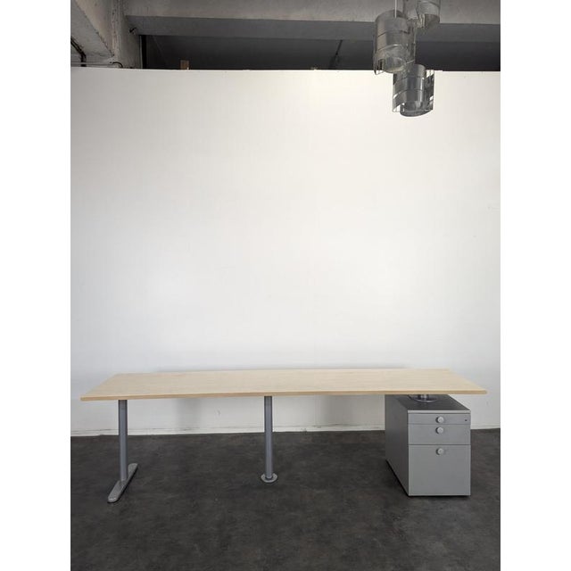 Large Vintage Blonde Desk, in Very Good conditions.