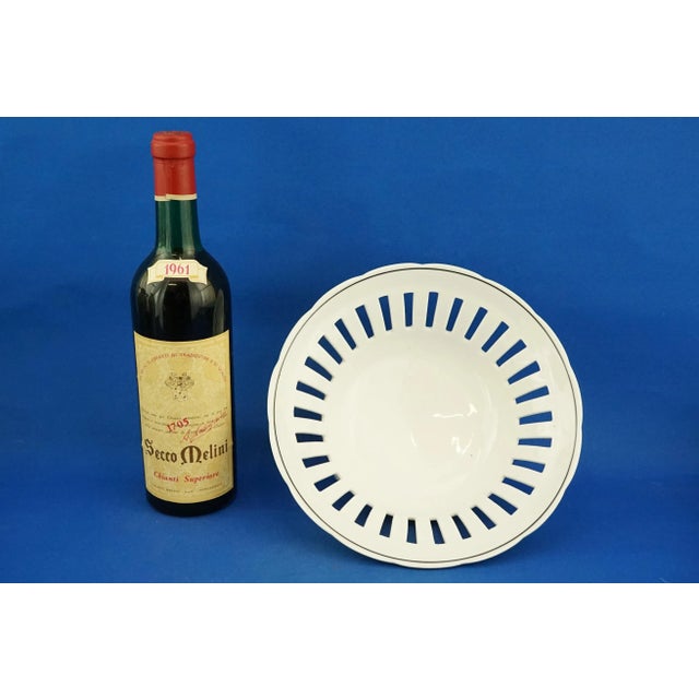 Porcelain Centerpiece Vase by Ginori Doccia of Florence, 1800 For Sale - Image 9 of 18