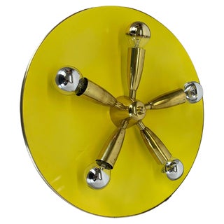 Theatre Wall Light in Brass and Yellow in the style of Stilnovo, Italy, 1950s For Sale