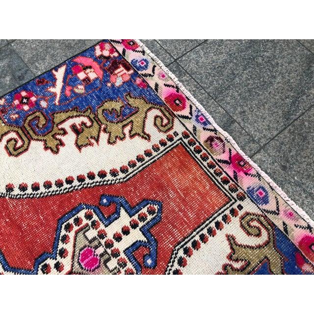 1960s Vintage Turkish Oushak Hand-Knotted Rug - 3′10″ × 7′3″ For Sale - Image 9 of 11