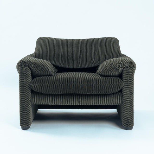 Cassina Green Striped Maralunga Chair by Vico Magistretti for Cassina, 1970s For Sale - Image 4 of 18
