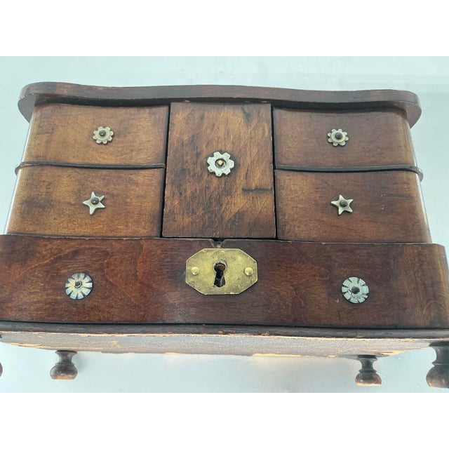 1900 - 1909 Antique Victorian Sowing or Jewelry Box For Sale - Image 5 of 12