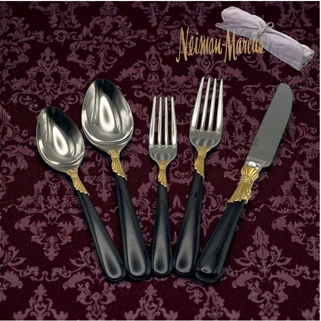 Service for 15 - Yamazaki "Lindi" Black Handle Gold Accent 75-Pieces: 15 Place Settings With Individual Neiman Marcus Storage Pouches For Sale - Image 9 of 17