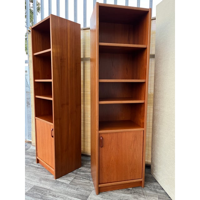 A Pair of Vintage Single-Column Danish Teak Bookcases With Cabinet Storage. Circa 1970s For Sale - Image 17 of 17