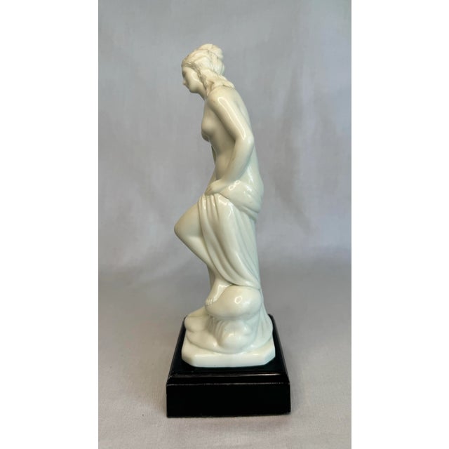 Classical Greek Female Venus Table Top Statue For Sale - Image 4 of 10