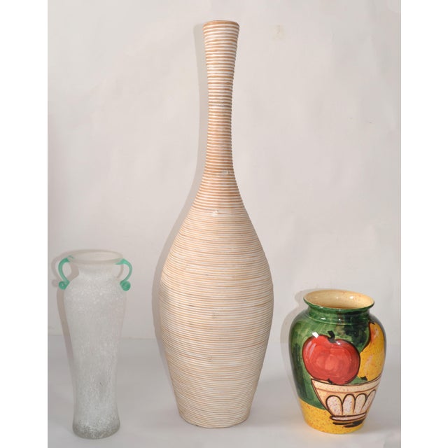 2000 - 2009 Tall Wooden Rustic Farmhouse Whitewash Reed Home Decor Floor Vase For Sale - Image 5 of 12