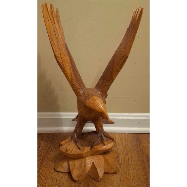 Contemporary Hand-Carved Single-Piece Figure of an Eagle on Wood Plinth, Circa 1950s For Sale - Image 3 of 14