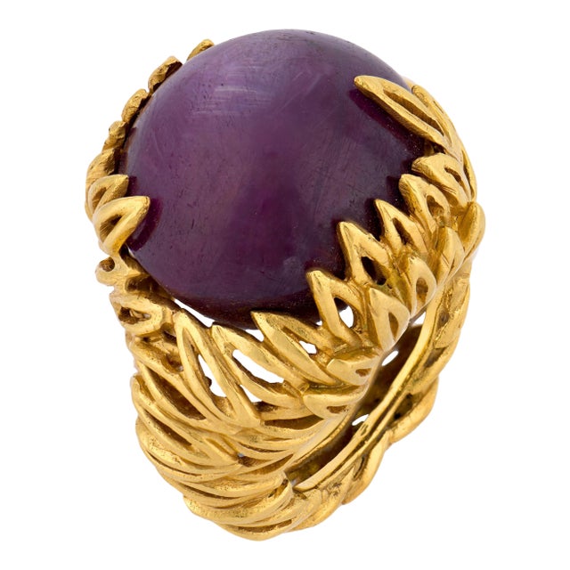 Vintage 60.00 Carat Purple Star Sapphire 18k Yellow Gold Cocktail Ring, Size 6.5 For Sale