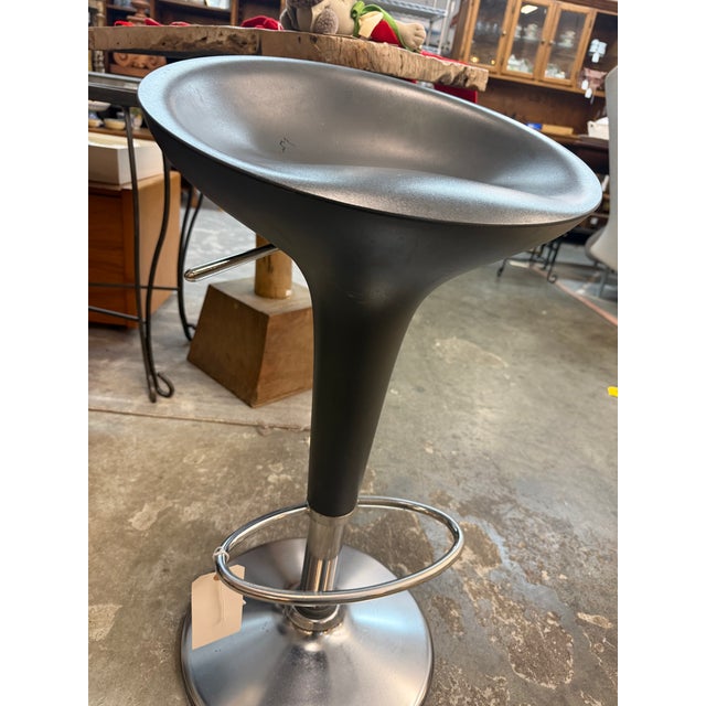 Metal 1990s Modern Magis "Bombo" Adjustable Swivel Bar Stools by Stefano Giovannoni - A Pair For Sale - Image 7 of 11