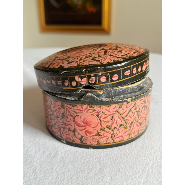 Paper Vintage 1970s Kashmiri Papier Mâché Floral Trinket Box Black Pink and Gold For Sale - Image 7 of 11