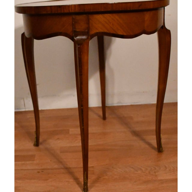 Brown 1930s French Satinwood Inlaid Center Table / Side Table For Sale - Image 8 of 11