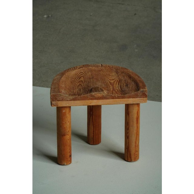 Wood Mid-Century Swedish Folk Art Sculptural Pine Stool, 1950s For Sale - Image 7 of 17