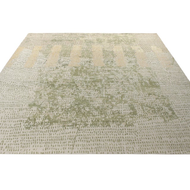 A 12X12 hand-knotted piece from Rug & Kilim’s Homage Collection. Donning a modern vibe, this piece is a crowning glory...