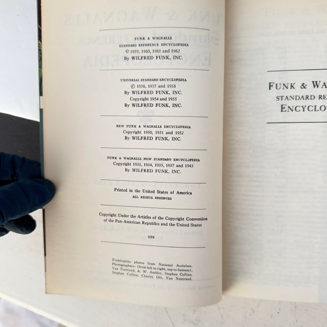 Green 1960s Complete Encyclopedia by Funk and Wagnalls- Set of 25 Books For Sale - Image 8 of 12