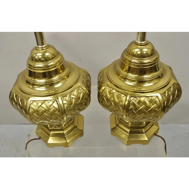 Hollywood Regency Vintage Hollywood Regency Brass Woven Basket Basketweave Table Lamps - A Pair For Sale - Image 3 of 10