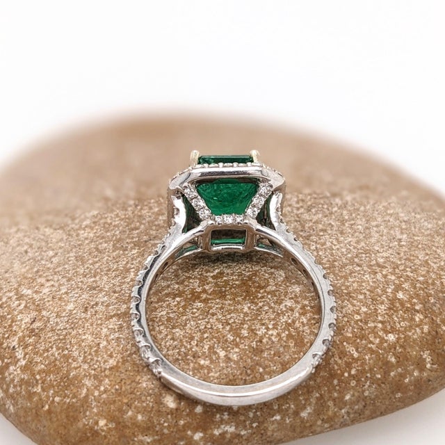 Green 2.3ct Zambian Emerald Ring With Diamond Accents: Solid 14k Gold, 8x7mm, Size 6.75 For Sale - Image 8 of 8