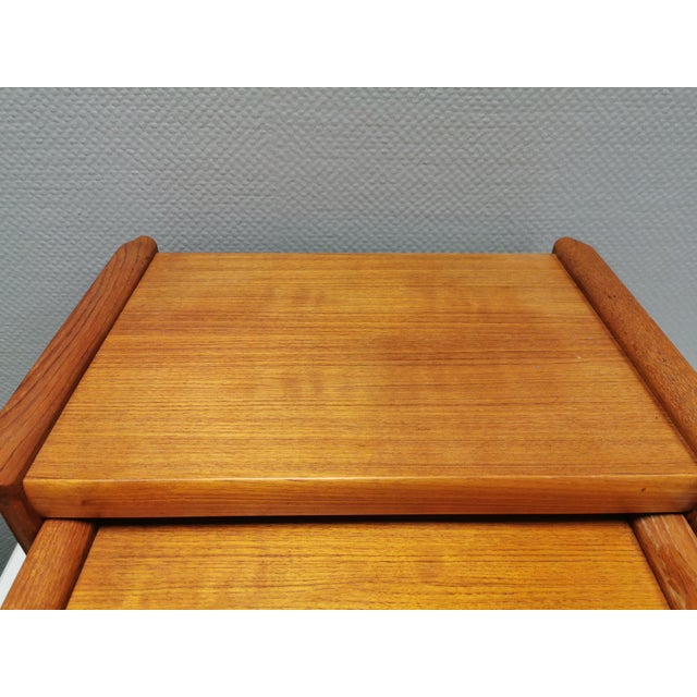Heltborg Møbler Nesting Tables in Veneered and Teak Wood with Tap Joints and ‘Edge from Heltborg Møbler, Denmark, 1960s, Set of 2 For Sale - Image 4 of 11
