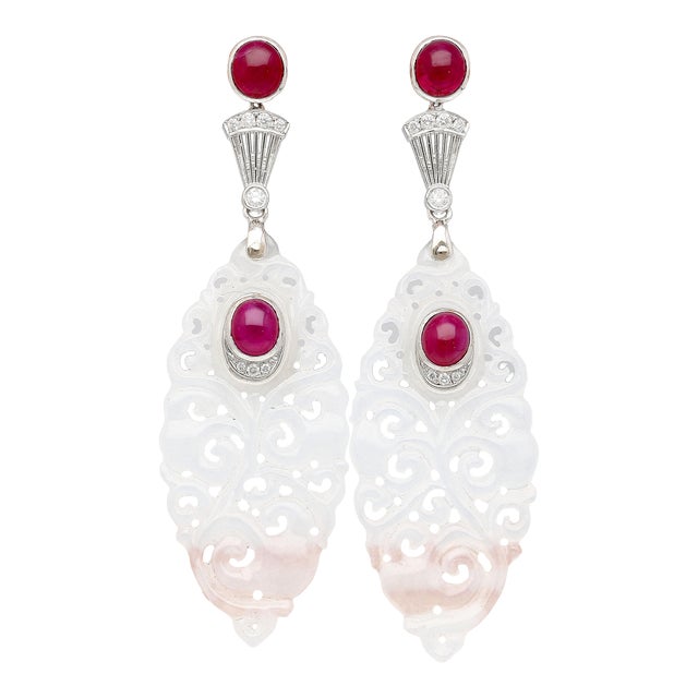 1990s 27.48 Carat Carved Grade a Lavender Jade Drop Earrings With Rubies & Diamonds - 2 Pieces For Sale