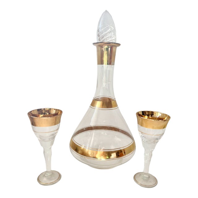 Mid Century Modern Gold Band Liquor Wine Cordials & Decanter Set- 3 Pieces For Sale