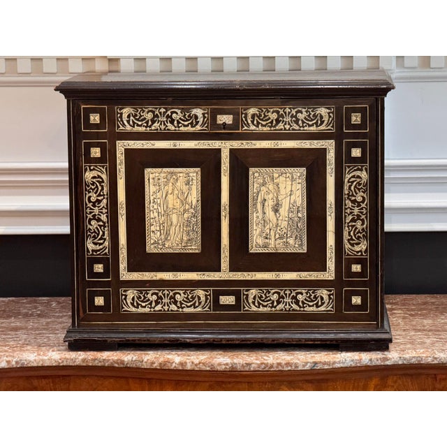 Early 17th Century Italian Traveling Cabinet For Sale - Image 4 of 15