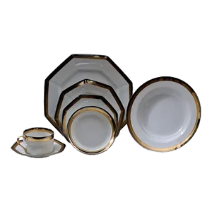 1980s Fitz & Floyd China Table Service Platine d'Or Octagonal- 28 Pieces