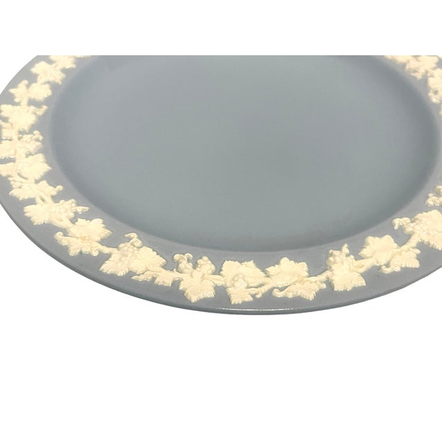 Set includes 6 - 10” Dinner plates 6 - Salad plates 6 - Bread & Butter / dessert plates 6 - Teacups 6 - Saucers 6 - Double...
