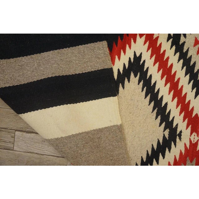 1940s Gray Zig Zag Tribal Antique American Navajo Carpet 3'9" X 6' Flatweave Wool Rug For Sale - Image 11 of 11