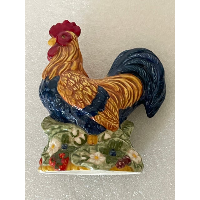 American Vintage American Farmhouse Rooster Ceramic Salt or Pepper Shaker For Sale - Image 3 of 3