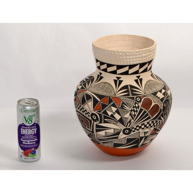 Vallo Native American Vintage Acoma Vase Earthenware Clay Vase Brown White Beige For Sale In Miami - Image 6 of 15