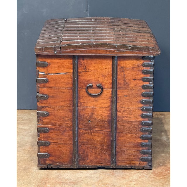 19th Century Large Rajasthan Trunk of Iron-Bound Hardwood - British Colonial India 'The Raj' For Sale - Image 5 of 15