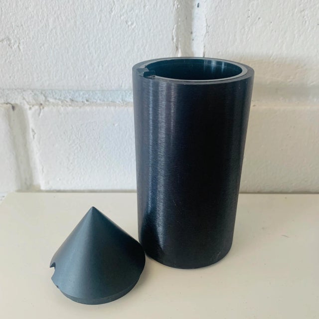 This fun serving piece is architecture in design at its best. Created by the Jewelry designer David Tisdale for Elika in...