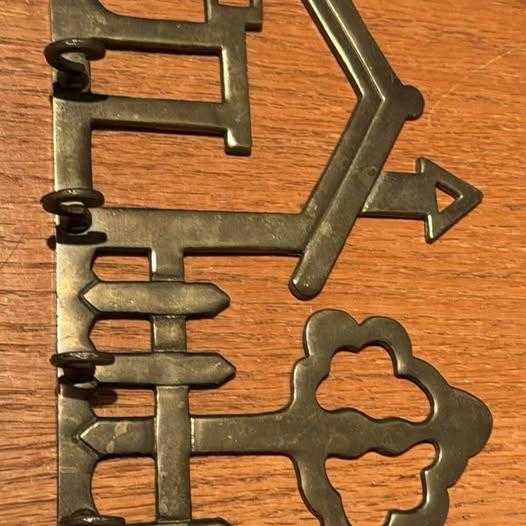 VTG Solid Brass Key Hanger House Tree 8” X 5” With 5 Strong Hooks for Hat, Coat, Leashes For Sale In Baltimore - Image 6 of 6