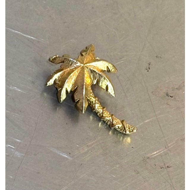 1960s small gold tone palm tree brooch/pin. Excellent condition.