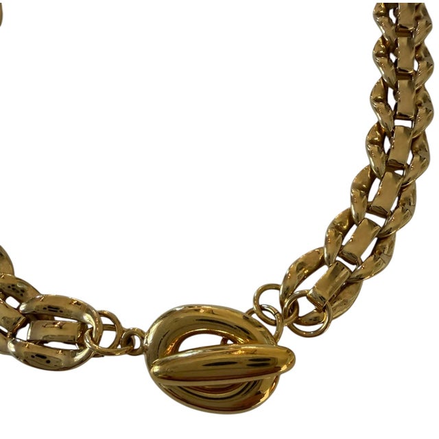 A classic necklace that is perfect for dressing up or down. Wear the toggle in the front or back. Enjoy!