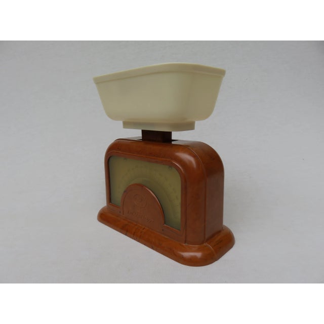 Bauhaus Vintage Bakelite and Celluloid Kitchen Scales from Dr. Oetker, 1930s For Sale - Image 3 of 9