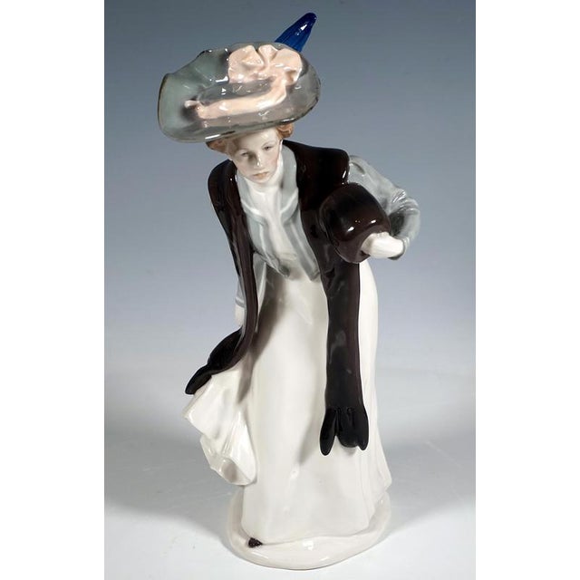 Large Art Nouveau Lady with Muff Figurine by Konrad Hentschel for Meissen, 1906 For Sale - Image 5 of 8
